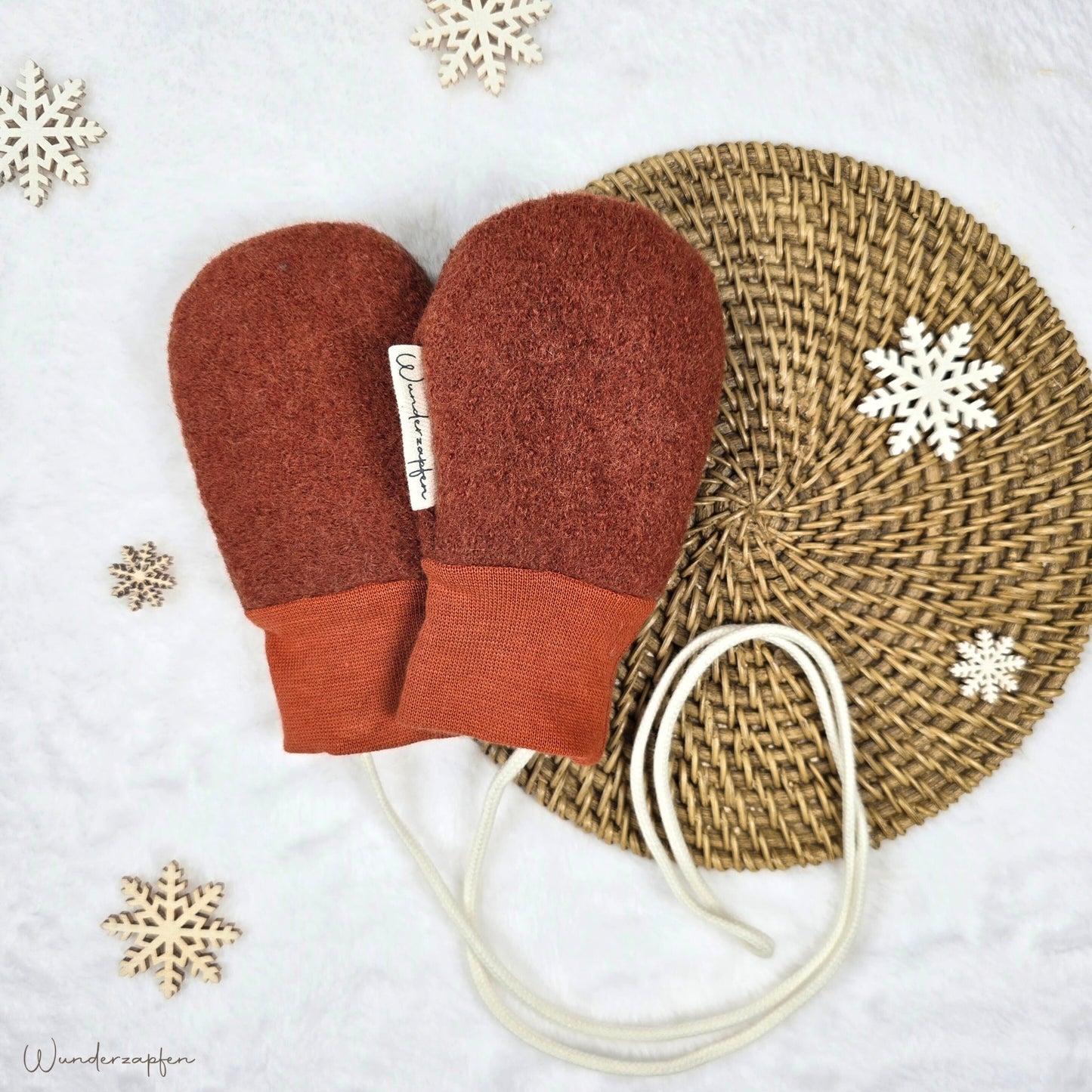 Babyhandschuhe *Rostorange* - Wunderzapfen -