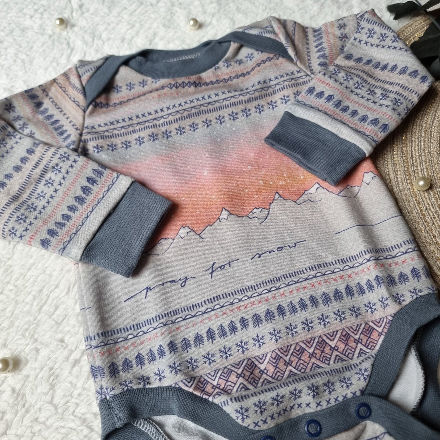 Langarmbody *Pray for Snow* - Wunderzapfen -