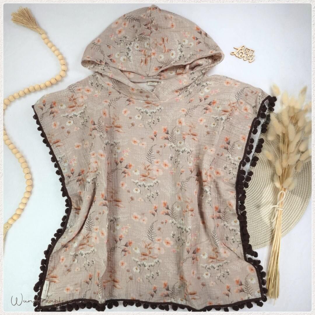 Badeponcho *Blumen* mit Pompomborte Braun - Wunderzapfen -