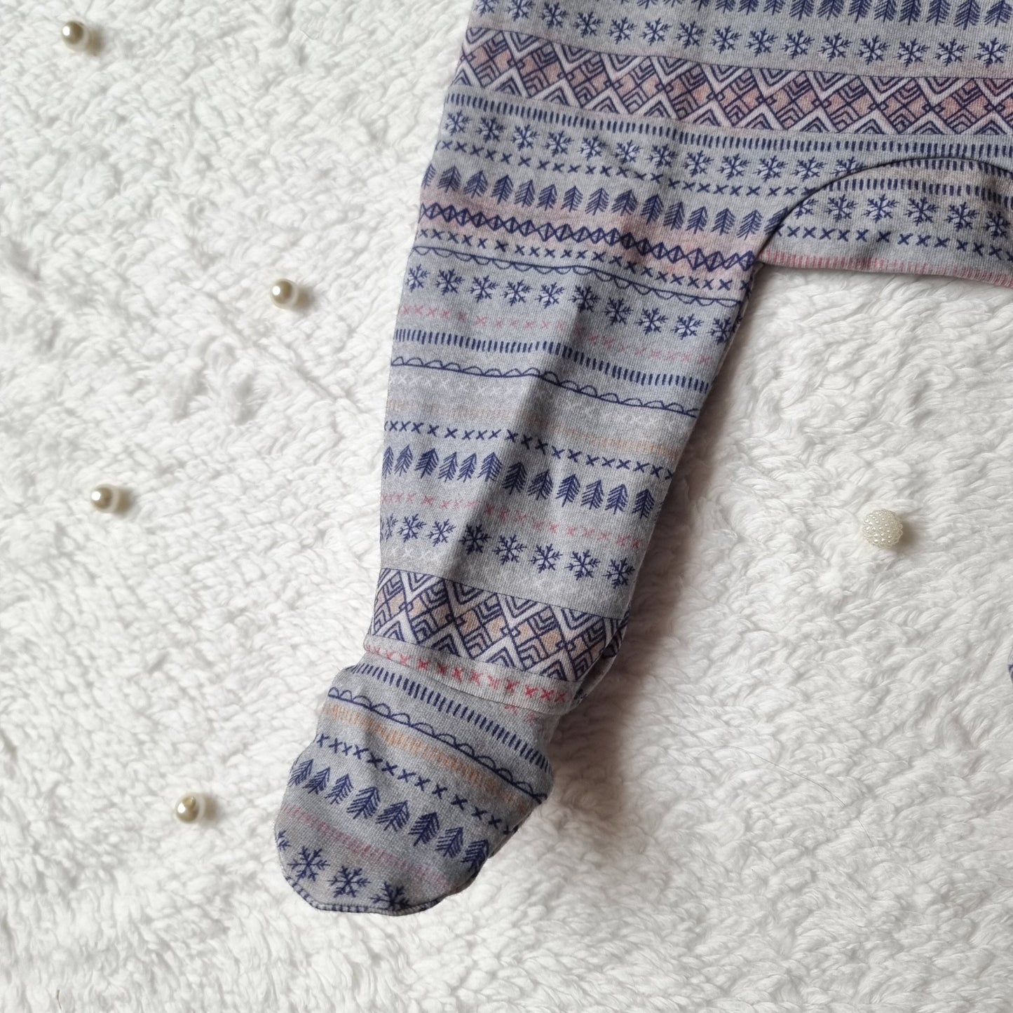 Strampler *Pray for Snow* - Wunderzapfen -