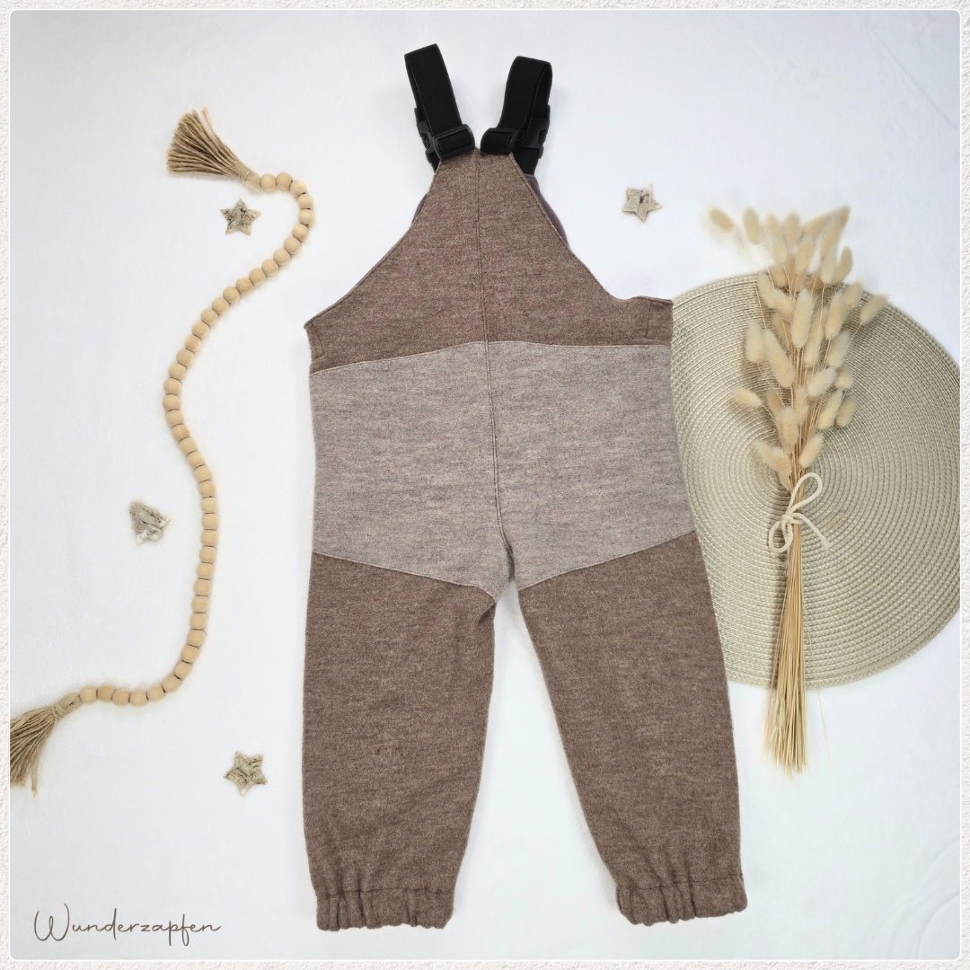 Latzhose Merino - Wollwalk *Taupe & Hellbeige* Gr. 92 - Wunderzapfen -