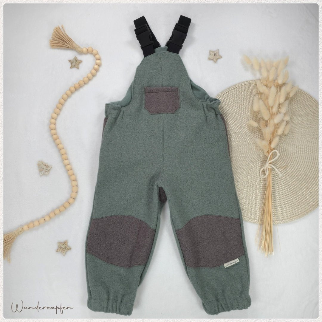 Latzhose Merino - Wollwalk *Salbei & Grau* - Wunderzapfen -
