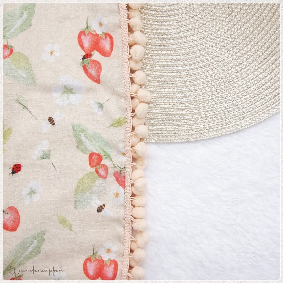 Vorbestellung Badeponcho *Erdbeeren* - Wunderzapfen - 